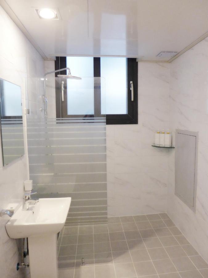 Picasso Guesthouse Mokpo Bagian luar foto